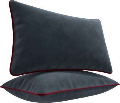 Set of 2 cushions made of soft velvet, in gray and maroon edge. With pipe type edge. Size 30x50cm