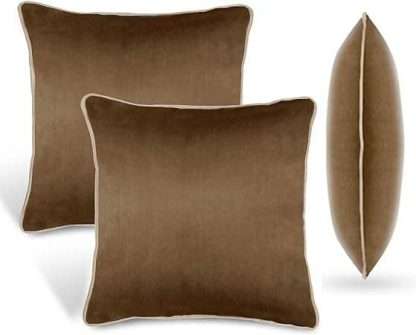 Set of 2 cushions made of soft velvet, in gray and maroon edge. With pipe type edge. Size 50x50cm